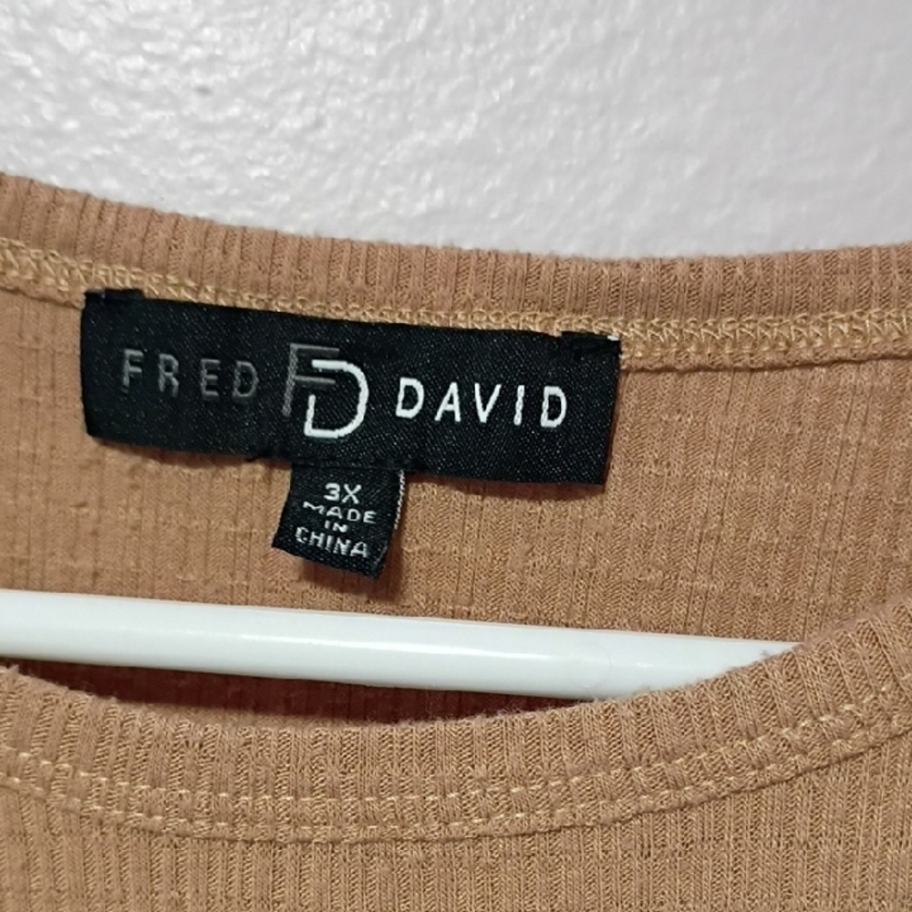 Fred David Ribbed Tan Top - Picture 2 of 8